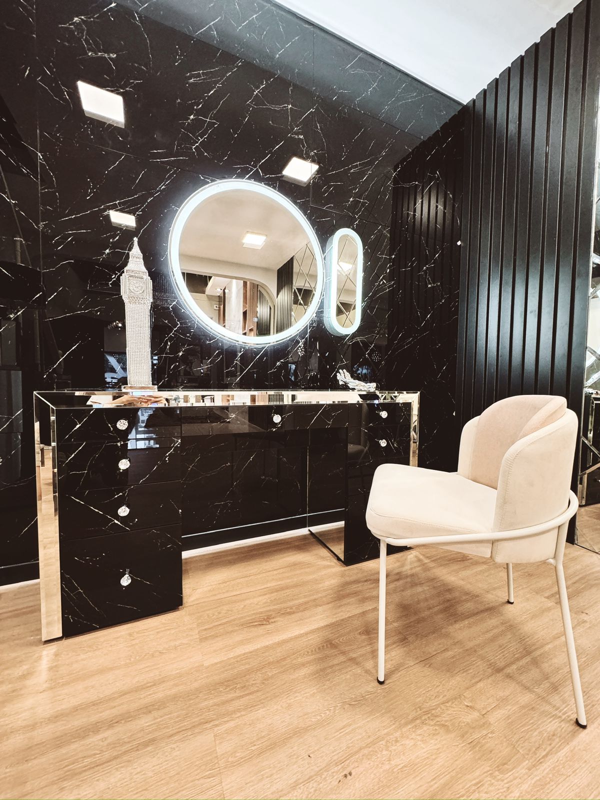 Maquillador Sin espejo