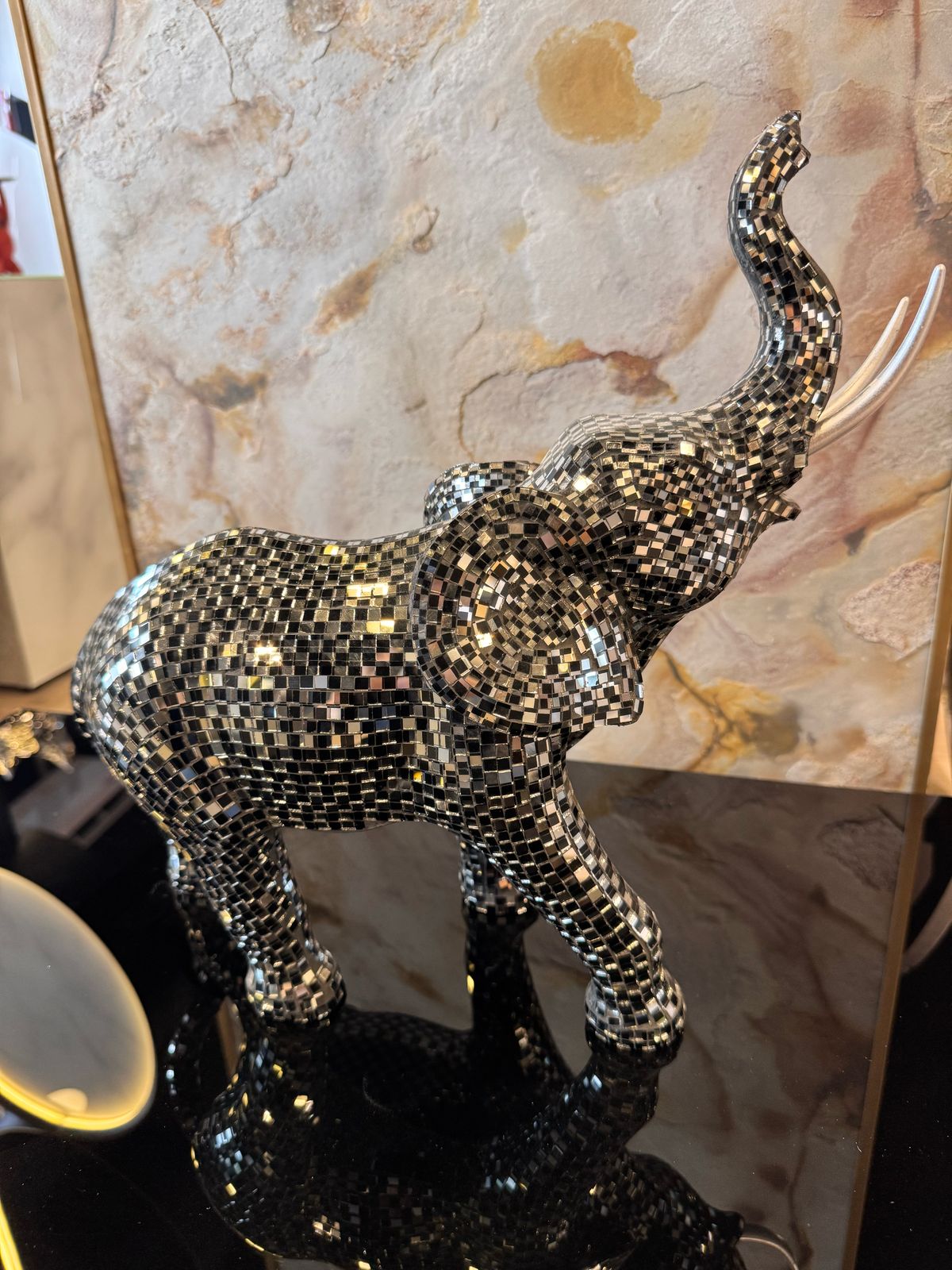 ELEPHANT Black